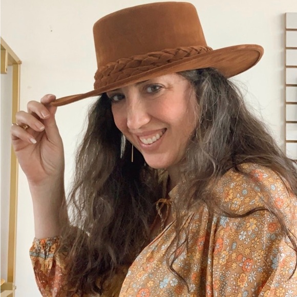 Meet your Posher, Elizabeth - Picture 2 of 10